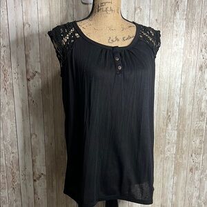 3/$15 ☮️ French Laundry Black Lace Sleeve Women's Top